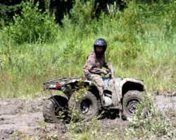 Off-road w ośrodku Róża Wiatrów – niezapomniane przeżycia dla miłośników przygód nad jeziorem Święcajty Atrakcje off-road w ośrodku Róża Wiatrów w Węgorzewie, nad jeziorem Święcajty
