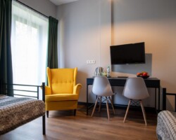Ośrodek Róża Wiatrów w Węgorzewie - pokój wygodny - biurko Ośrodek Róża Wiatrów w Węgorzewie - pokój wygodny - biurko