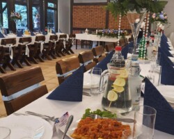 Wesele w Róży Wiatrów - wesele "niebieskie" widok sali Wesele w Róży Wiatrów - wesele "niebieskie" stoły