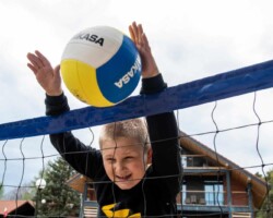 Strefa aktywności w ośrodku Róża Wiatrów – idealne miejsce do rodzinnego wypoczynku nad jeziorem Święcajty Strefa aktywności w Ośrodku Róża Wiatrów w Węgorzewie